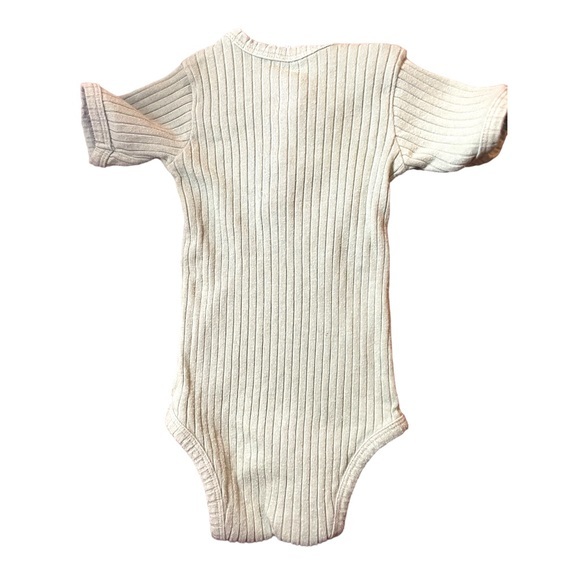 Kate Quinn light green onesie 6-12 months‎ I have 2 of these 2/$20 in a bundle - Picture 4 of 4